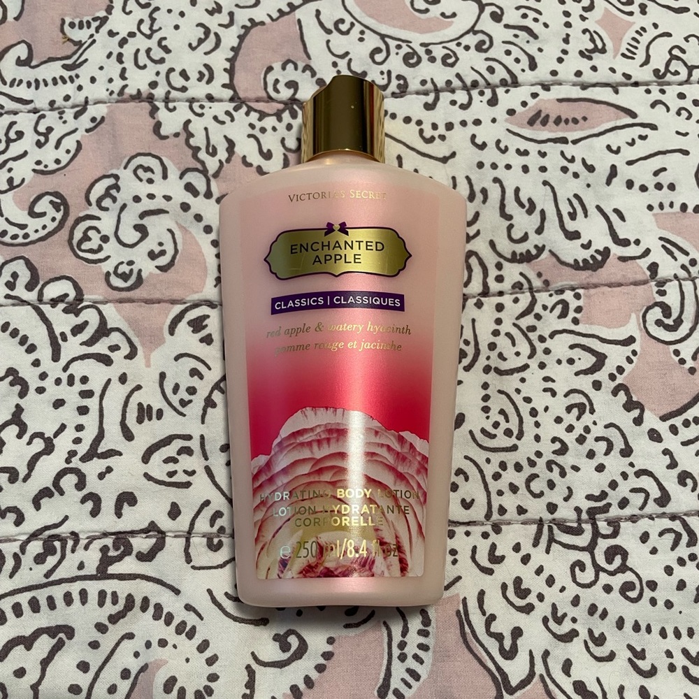 Rare! New! Victoria’s Secret Enchanted Apple Lotion!